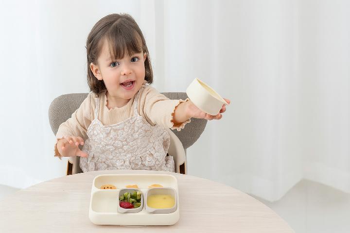 Set MPASI Lengkap untuk Anak Berlatih Makan Sendiri