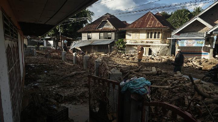 Savunma Bakanı: Sumatra Sel Mağdurlarına Yardım Dağıtımında Airdrop Yöntemi Kullanılacak