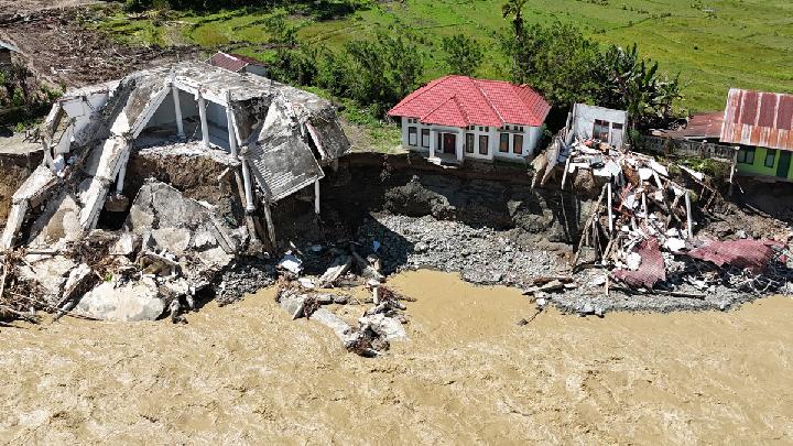 İçişleri Bakanı: Bölge Başkanlarının Yetersizliği Durumunda Sumatra Sellerinin Yönetimini Merkez Devraldı