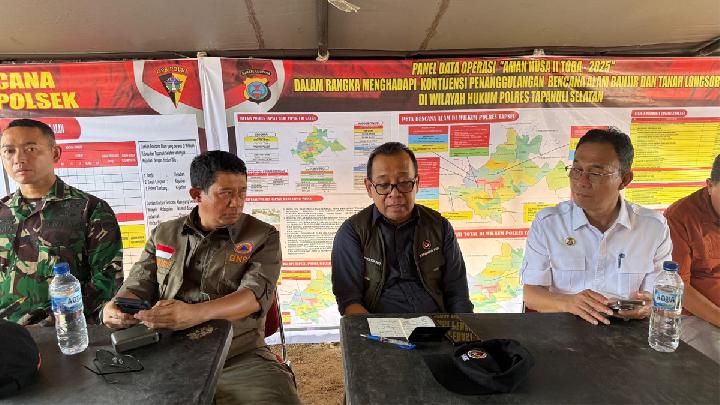 Pratikno, Hükümetin Sumatra Sellerini Ulusal Afet Olarak İlan Etmemesinin Nedenlerini Açıkladı