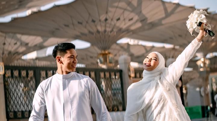 Momen Intimate Pernikahan Dara Arafah dan Rehan Mubarak di Madinah