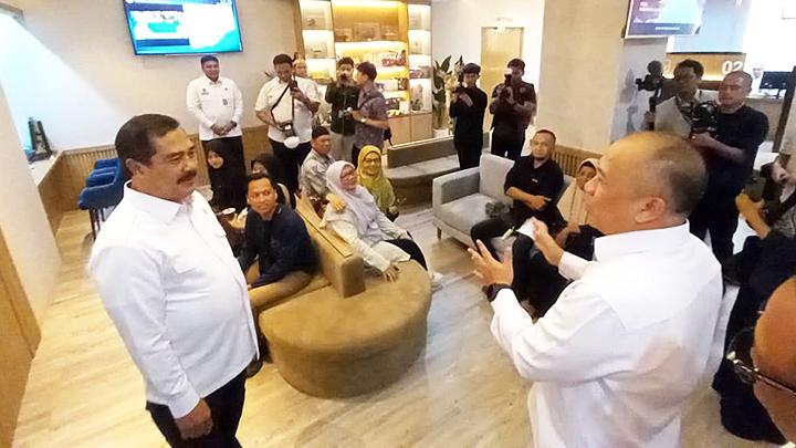 Resmikan Immigration Lounge di Solo, Menteri Agus Harap Pemohon Paspor Tak Dibatasi