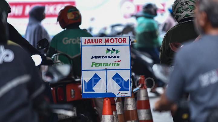 Pertamina Urges Public Not to Panic Buy as Fuel Queues Form