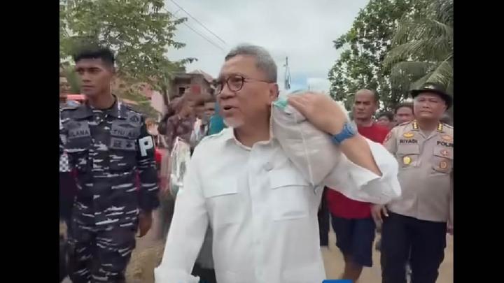 Elitlerin Sumatra Felaketi Kurbanlarına Yardım Dağıtım Şekli Eleştirildi