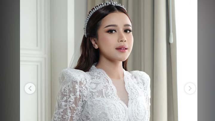 Makeup Brisia Jodie saat Pemberkatan Pernikahan, Eye Makeup Soft dan Ombre Lips