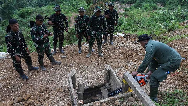 Sumatra Floods Strike Fresh Fear in Mine-Riddled West Javan National Park