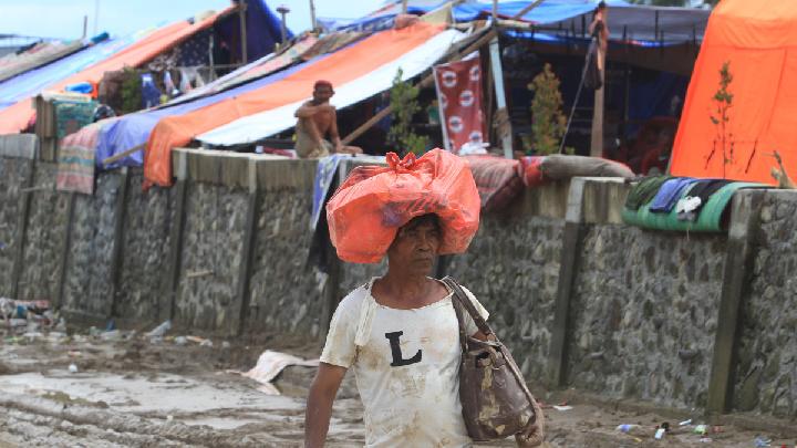 'We Wash with Flood Water': Clean Water Scarcity Hits Aceh Flood Survivors