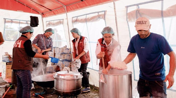 Sosyal İşler Bakanlığı Aceh Tamiang’a Yardım Dağıtımı İçin Gemi ve Helikopterler Konuşlandırıyor