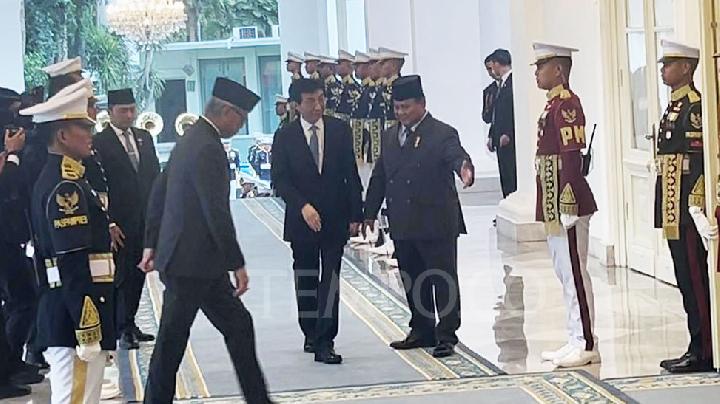 Prabowo Welcomes Top China Official Wang Huning at Merdeka Palace