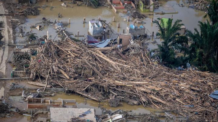 Initial Findings Point to Illegal Logging Behind Sumatra Floods