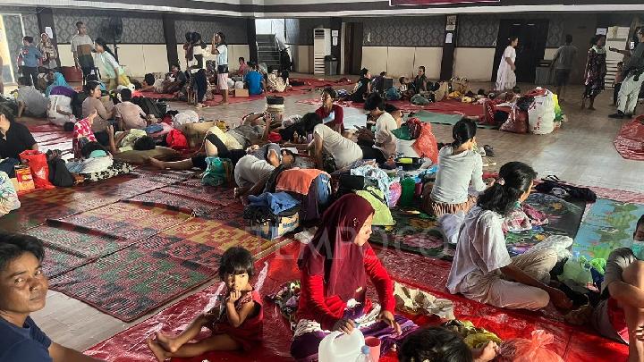 Children Develop Illness Symptoms at Sumatra Disaster Evacuation Centers