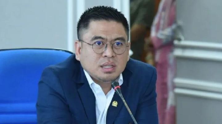 Sumatra Afet Bağışlarını hicveden DPR Üyesi Endipat Wijaya’nın profili