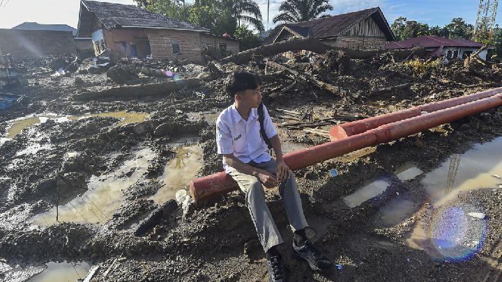 Hükümet Sumatra Sel Mağdurlarına Yönelik Eğitim Belgelerinin Yayınlanmasını Kolaylaştırıyor
