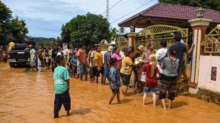 DPR Üyeleri, UKT’nin Sumatra Felaketi Mağdurlarına Yönelik Yayınının Doğru Hedefe Ulaştığını Hatırlatıyor
