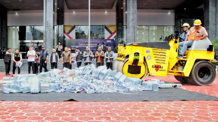 Berantas Produk Ilegal, DJKI Lakukan Pemusnahan Barang Bukti Pelanggaran KI