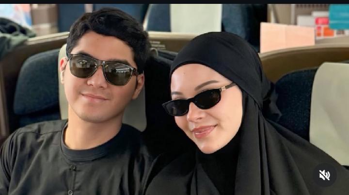 Gaya Modest Alyssa Daguise Umrah Pertama Bareng Suami dan Mertua