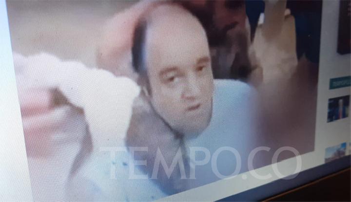 Australian PM Hails Bondi Beach Shooting Hero During Hospital Visit