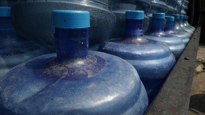 KKI, Jabodetabek’te 2 Yaşından Büyük Galonların Hala Yaygın Olarak Dolaştığını Ortaya Çıkardı