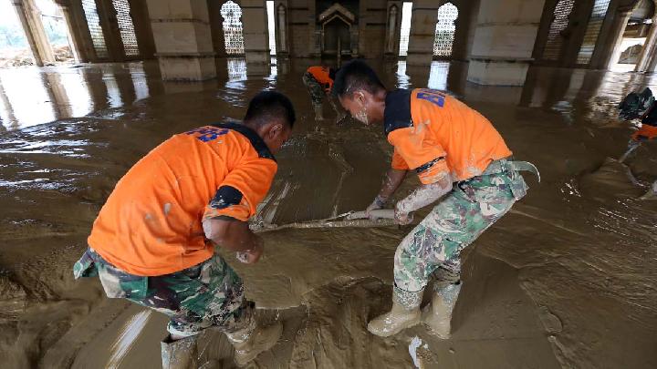 ITB, Langsa Aceh’e Su Arıtma Tesisi Gönderdi