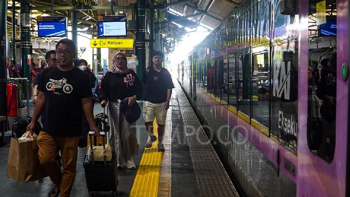 83% of Indonesian Train Seats Booked for Christmas, New Year Travel