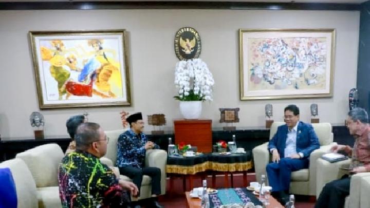 Purbaya ile Toplantıda Gus Ipul, Sumatra Felaket Mağdurlarına Yönelik Hayat Sigortası Yardımındaki Artışı Tartışıyor