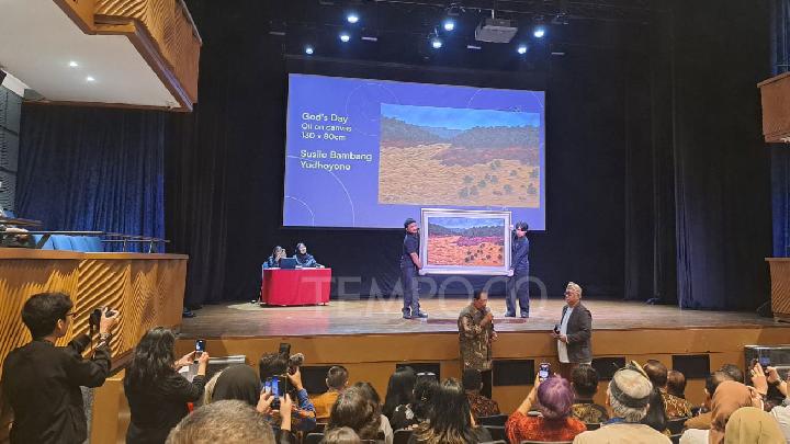 Ex-President SBY's Painting Sold for Rp311mn at Sumatra Floods Charity Auction