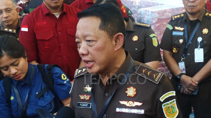 Dikabarkan Mundur, Jampidsus Klaim Masih Terima Perintah