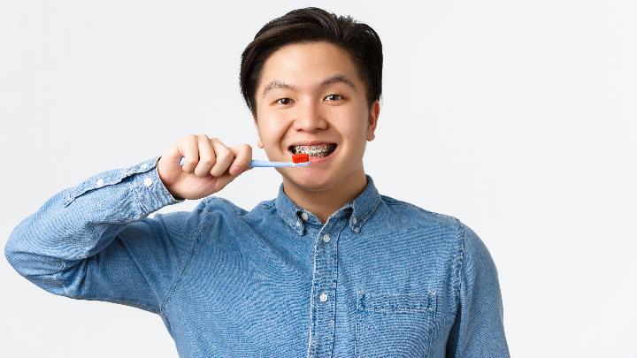 Rekomendasi Sikat Gigi Sensitif Tanpa Drama