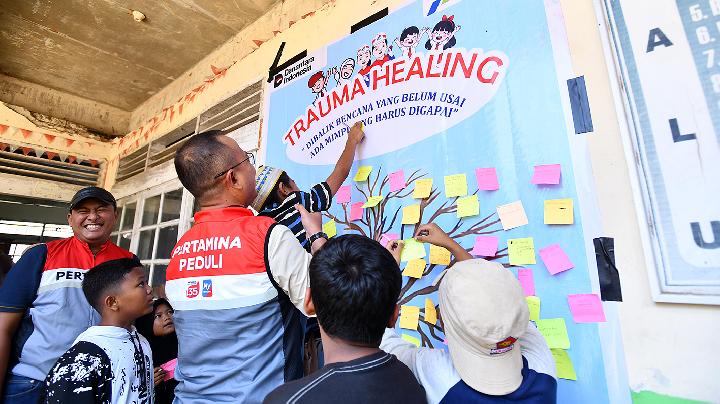 Pertamina Peduli Berikan Trauma Healing Anak Korban Bencana Sumatra