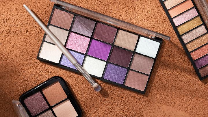 Rekomendasi Eyeshadow Tahan Lama Seharian