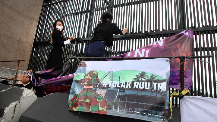 Can Protests Be Labeled Terrorism Under New TNI Decree?