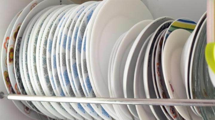 Rak Piring sebagai Solusi Dapur Lebih Tertata