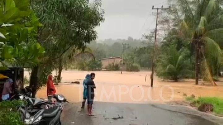 Banjir susulan di Kecamatan Palembayan, Kabupaten Agam, Sumatera Barat, Selasa 30 Desember 2025. Joni Aulia untuk Tempo
