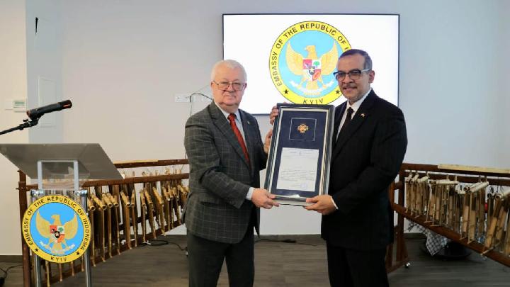 Indonesia's Ambassador to Ukraine Receives St. Nicholas Award in Kyiv