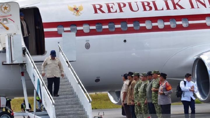 Prabowo Kunjungi Pengungsi di Tapsel untuk Pastikan Layanan