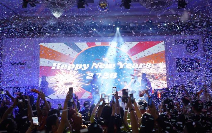 Perayaan Tahun Baru 2026 Bertema Retro di L Hotel Bandung
