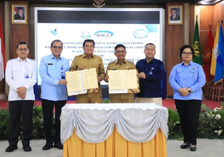 PERUMDAM TKR Tangerang Serahkan Sambungan Langganan