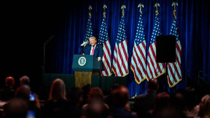 Trump Claims Venezuela Will Buy Only US Goods Under Oil Deal