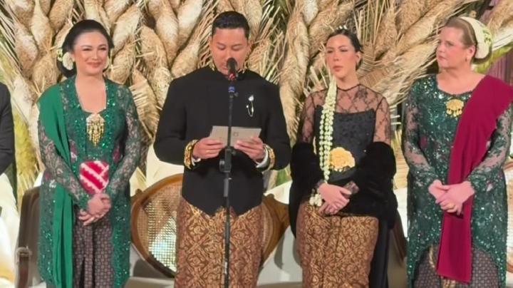 Elegan Effortless, Gaya Kebaya Hitam Patricia Schuldtz di Resepsi