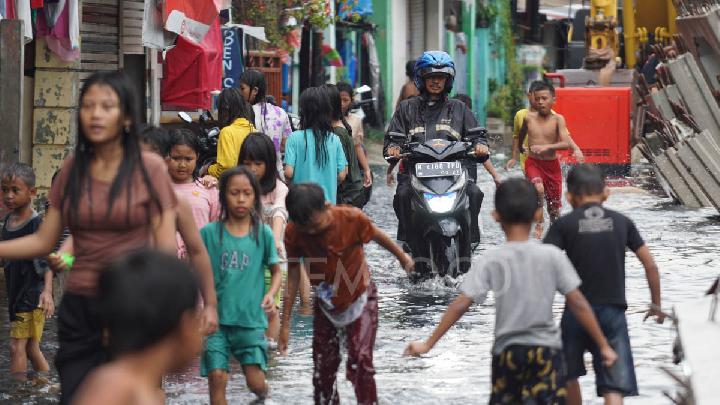 Floods Hit 16 Neighborhood Units and 10 Roads in Jakarta