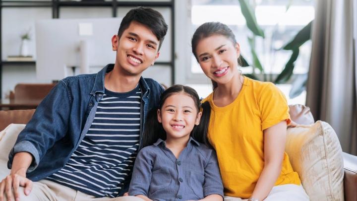 15 Prompt Gemini AI Foto Keluarga 3 Orang Berbagai Gaya