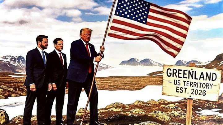 Trump Posts Picture of Himself Carrying US Flag in Greenland