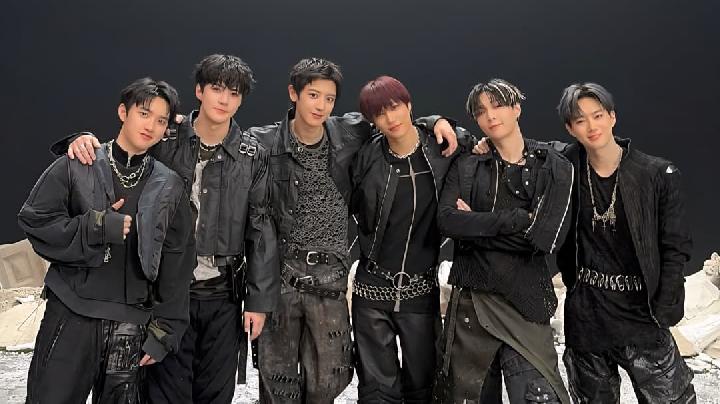 EXO Returns with Six Members and New Album 'REVERXE'