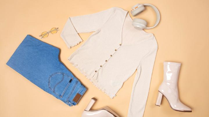 Aktivitas Harian Lebih Percaya Diri dengan Pakaian Kasual yang Modis