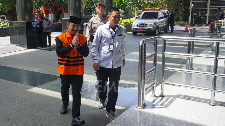 Eks Bupati Bekasi Ade Kuswara dan Ayahnya Segera Disidang