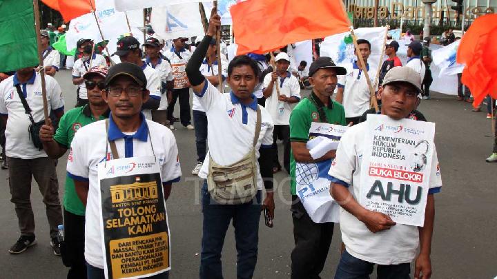 Why Workers Are Facing a Wave of Layoffs