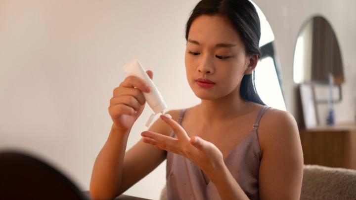 16 Rekomendasi Sunscreen untuk Cuaca Panas: Anti-Lengket dan Gosong