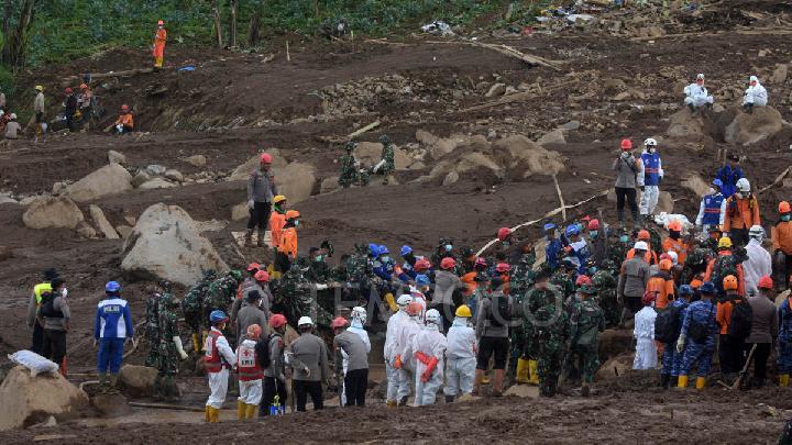 SAR Ekibi 74 Cisarua Heyelanı Mağdurunu Buldu