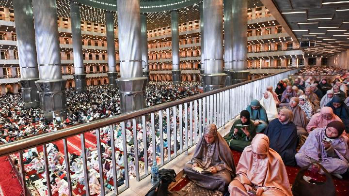 Ramadan Activities at Jakarta's Istiqlal Mosque
