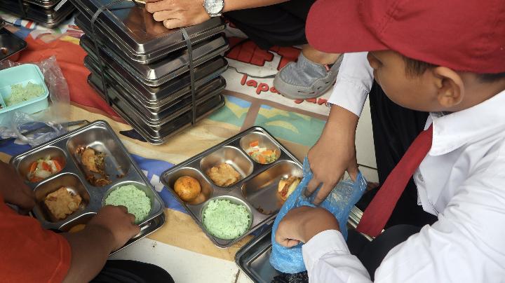 Moody's Cuts Indonesia's Outlook from Stable to Negative